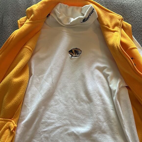 New Mizzou 2 piece vest/turtleneck - Picture 5 of 11